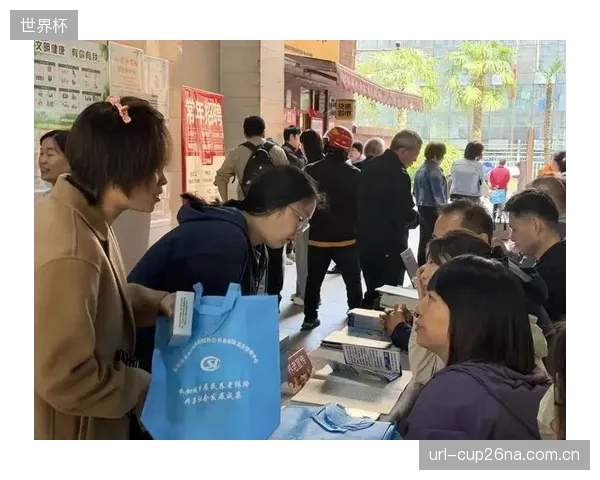 为了鼓励场馆的公共服务功能，国家层面的财政补贴和税收优惠政策将成为推动其社区化转型的核心杠杆